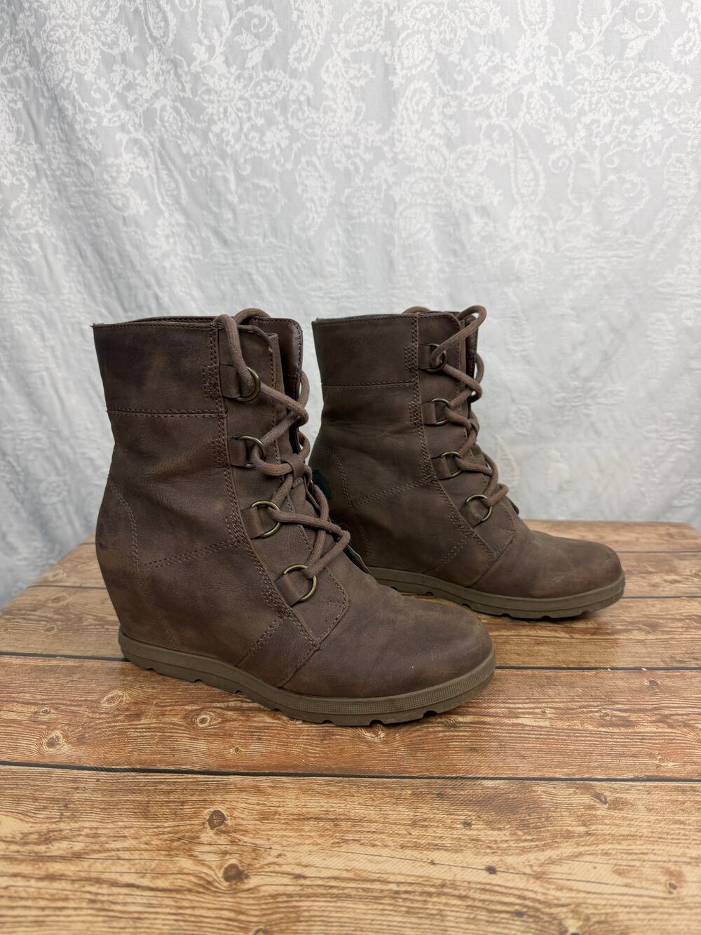 Kohl's Women's Wedge Ankle Boots Size 7.5 Brown Lace Up Casual Booties